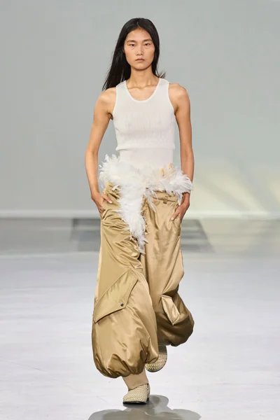 Look 23